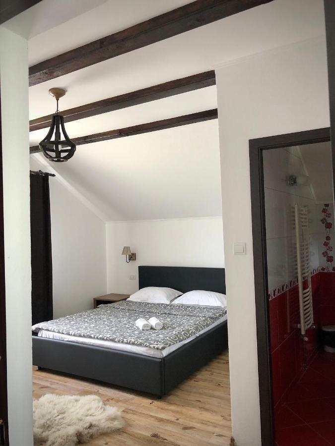 Casa Paunescu Milostea Exteriör bild